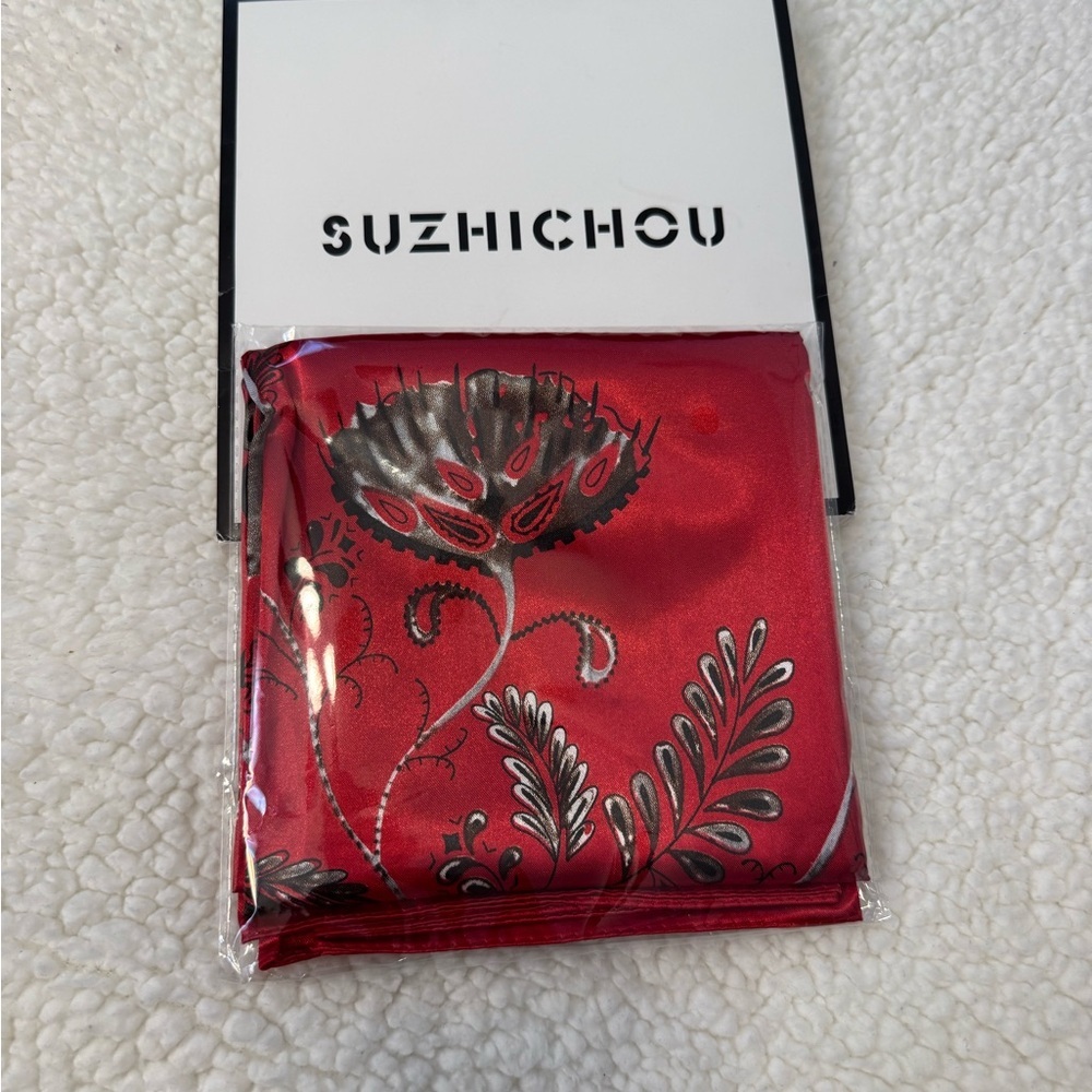 Suzhichou Red Polyester Scarf Black and Grey Paisley Print - Picture 2 of 7